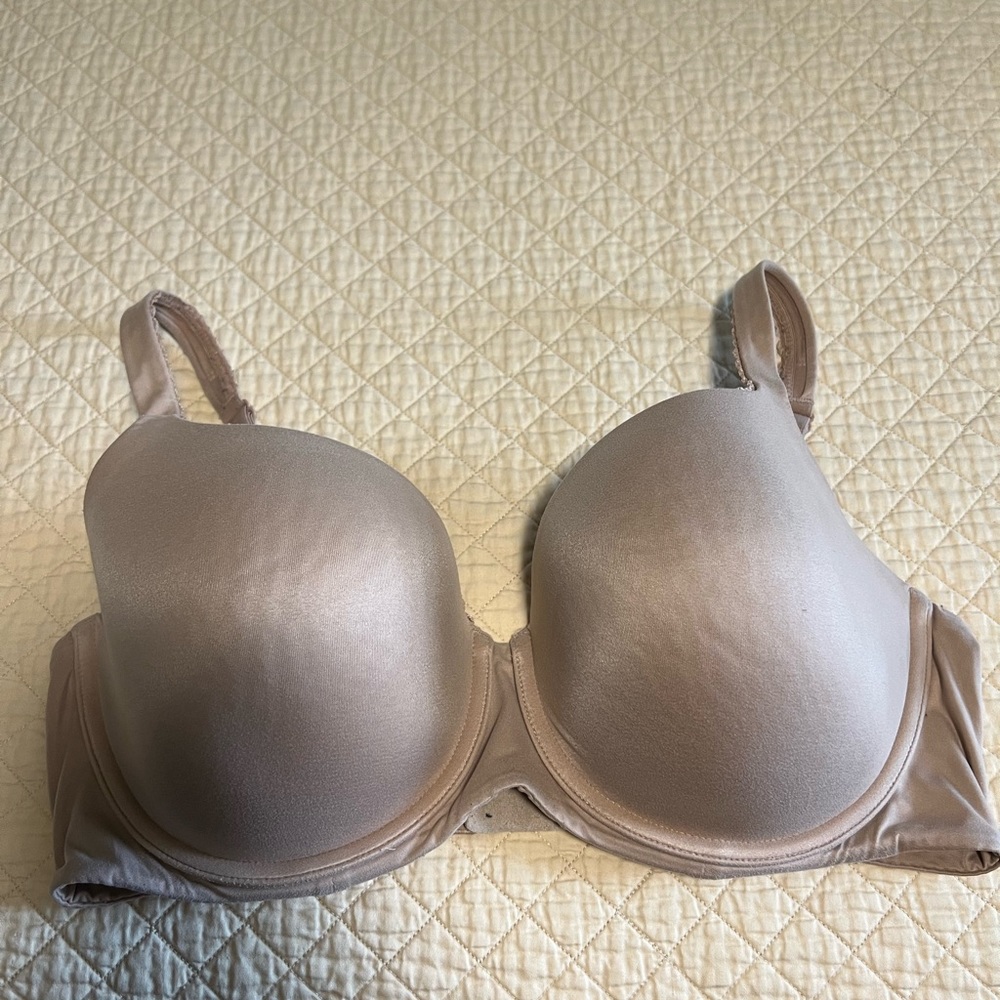 Victoria’s Secret BBV Nude Bra 38DDD